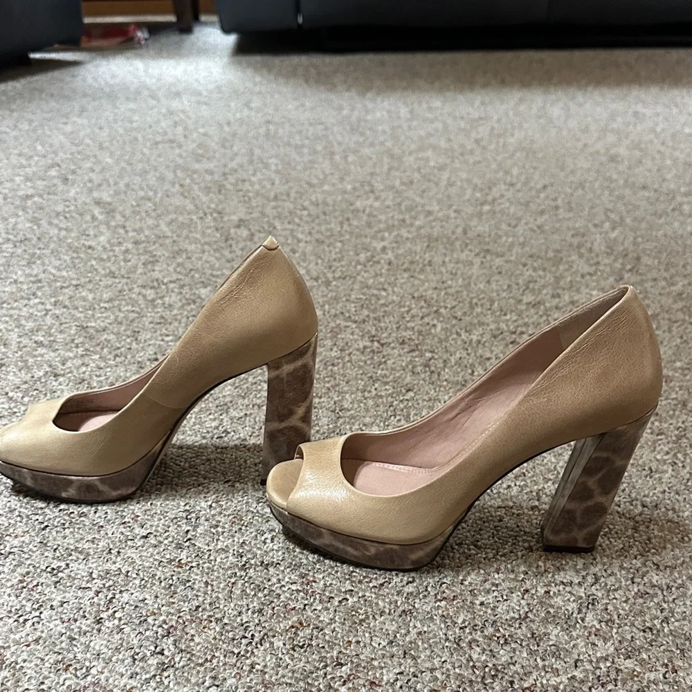 Vince Camuto Tan Peep-Toe Block Heels - Picture 4 of 8
